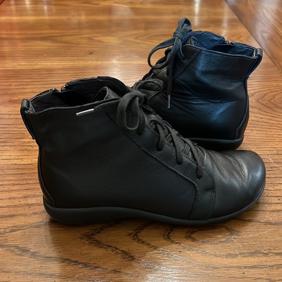 Naot Patu lace up ankle boots, size 38 (7.5) - Picture 6 of 16